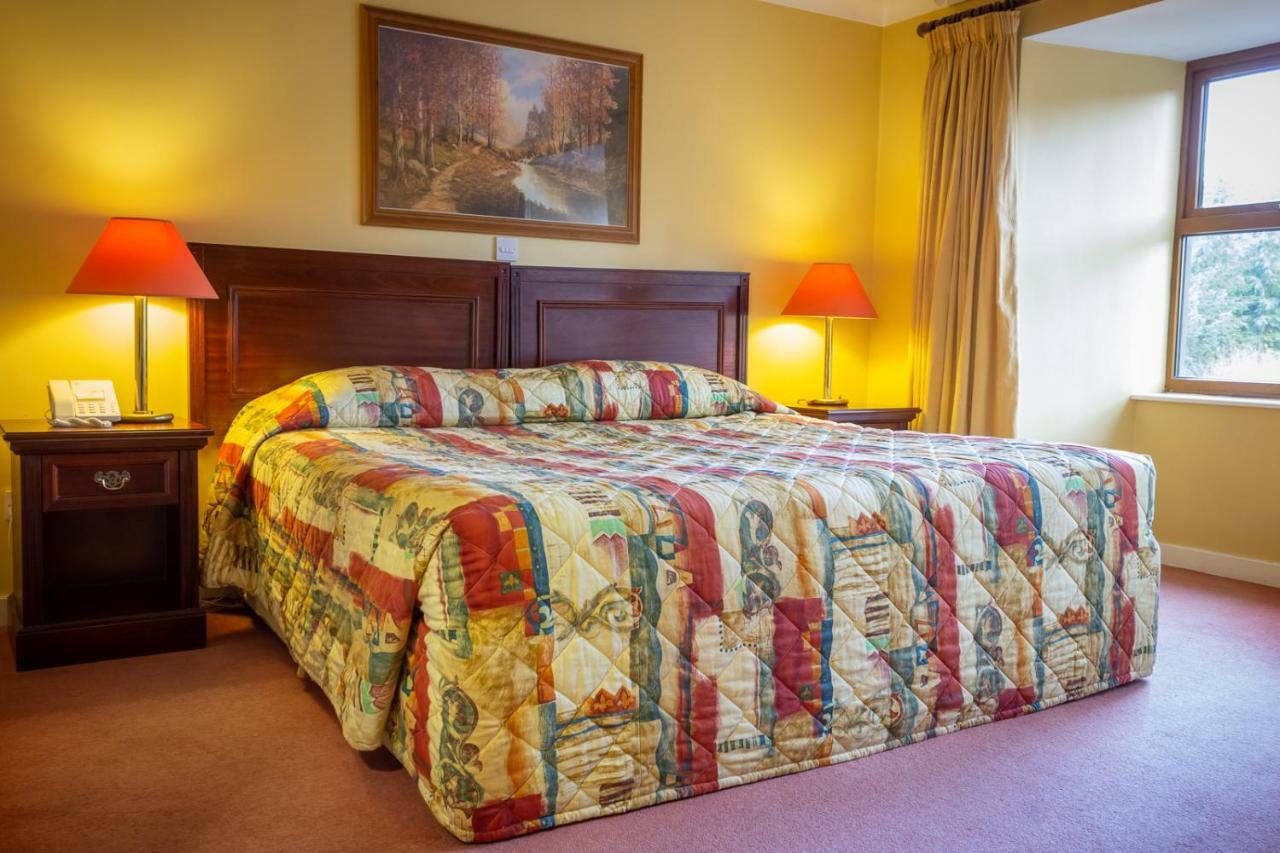 Lynhams Hotel Laragh Esterno foto