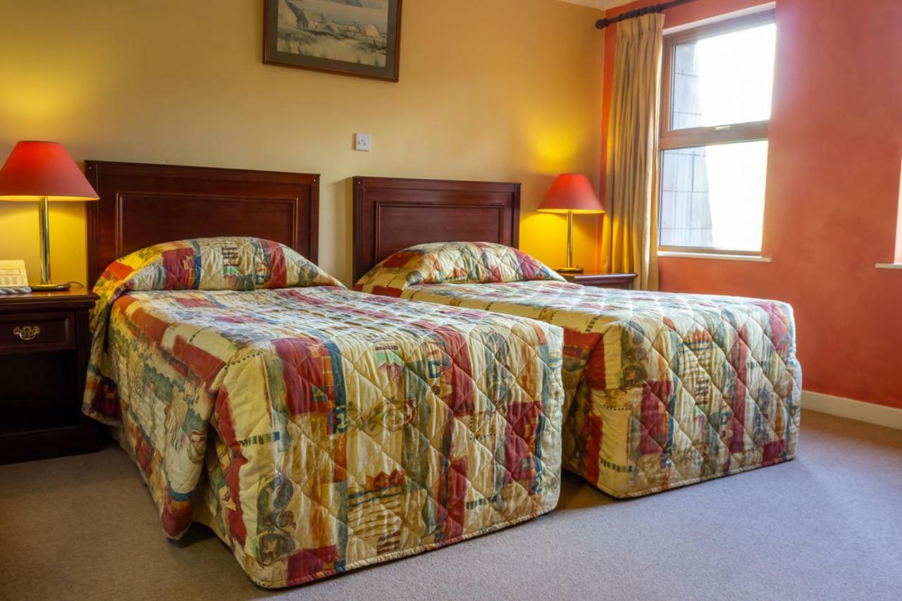 Lynhams Hotel Laragh Esterno foto