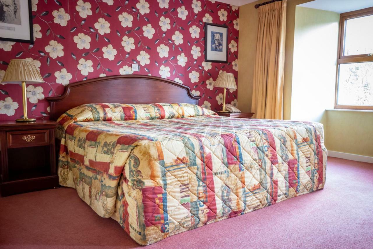 Lynhams Hotel Laragh Esterno foto
